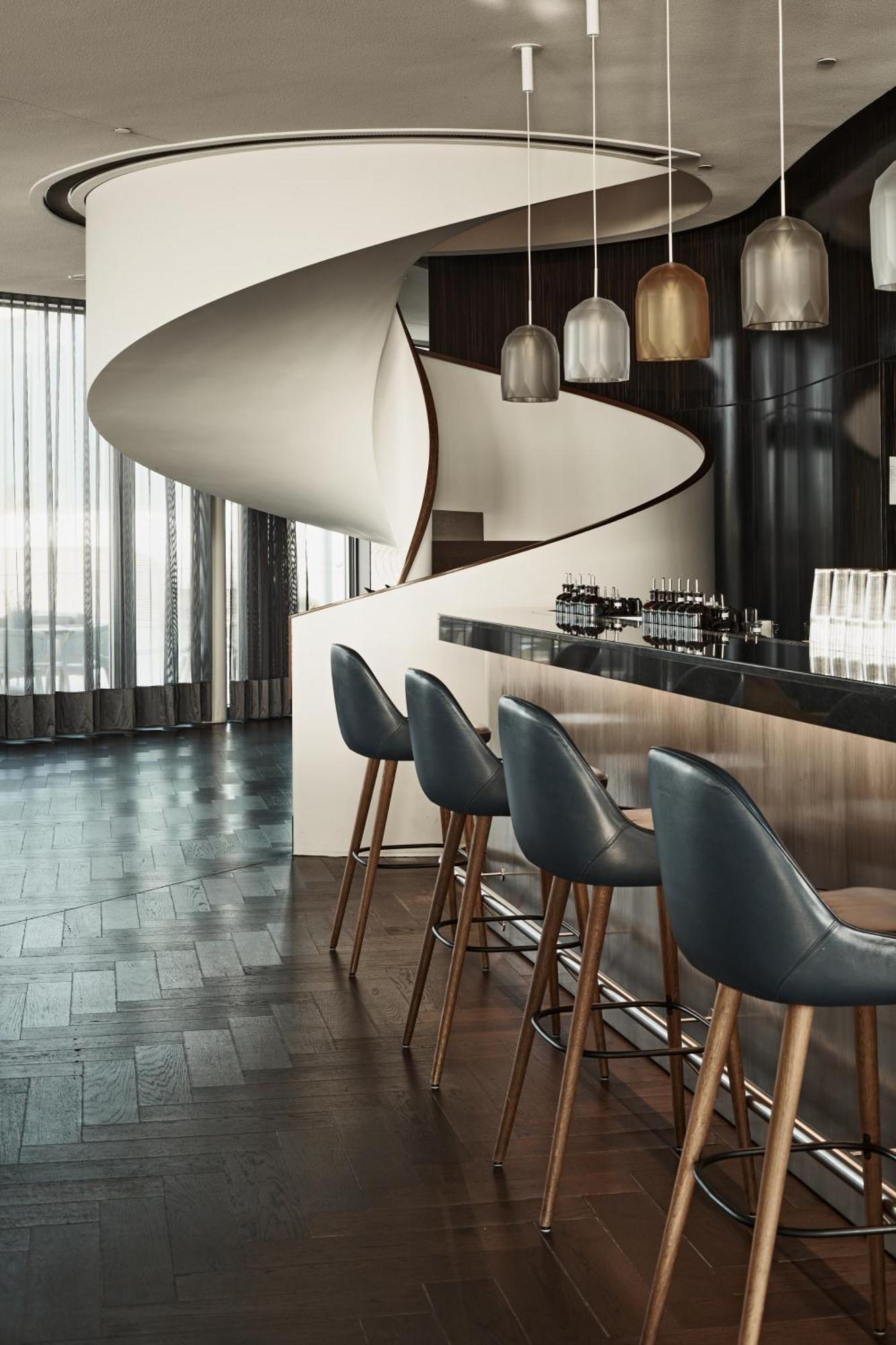 더 퐁트네 함브루크 외부 사진 The bar at the 101 Sky Bar